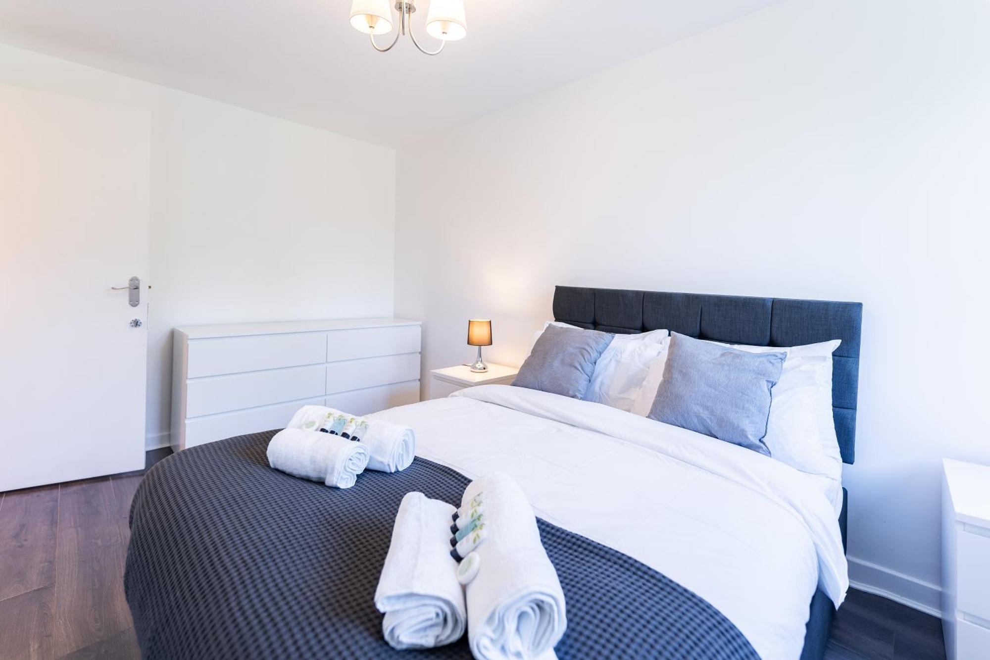 Luxury 3 Bedroom Flat With Balcony In Westbourne Park Londra Esterno foto